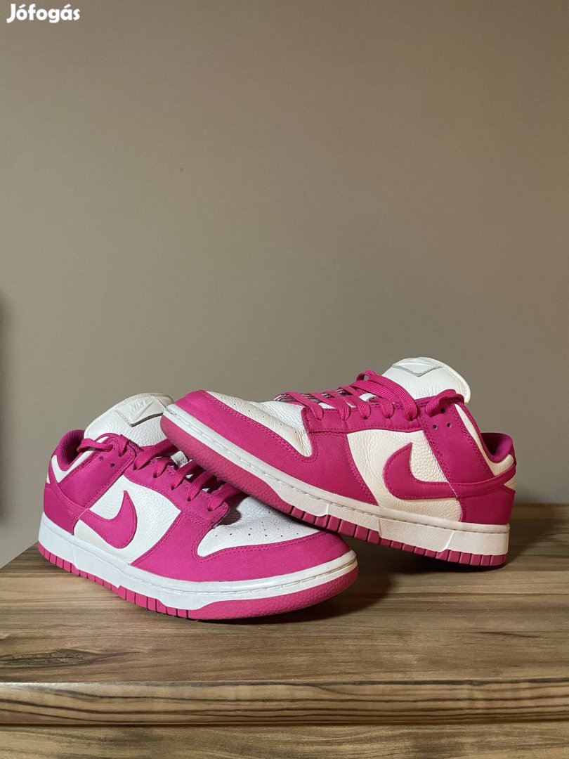 Nike Dunk Low Active Fuchsia (size 43) 