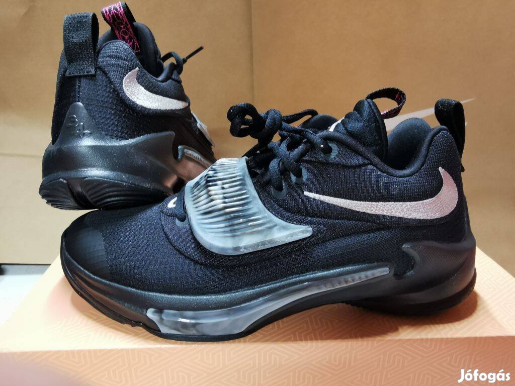 Nike Freak 3 fekete színű 38.5-es kosaras cipő. Teljesen új, eredeti c