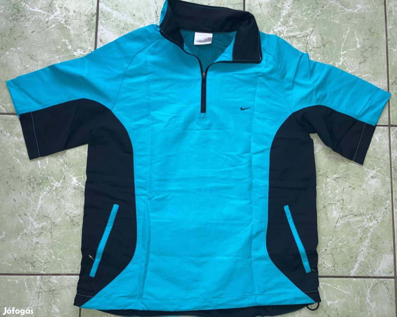 Nike Golf M-es cipzáros nyakú (hátul rejtett zsebes) felső póló 