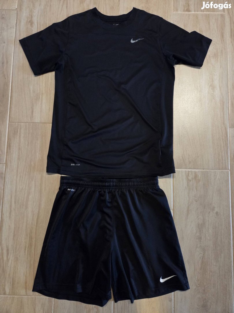 Nike Gyerek XL-es 158-170-es foci póló rövidnadrág.Eredeti