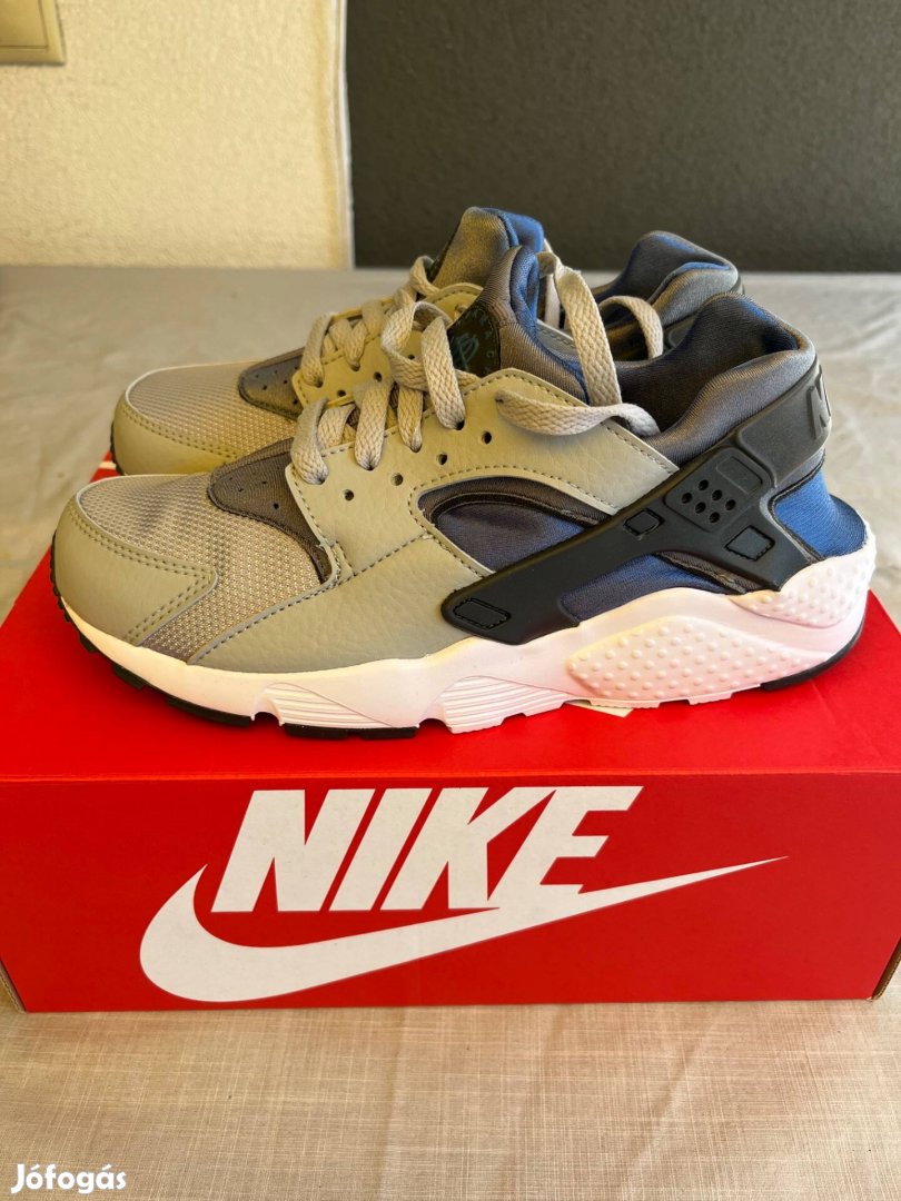 Nike Huarache Run cipő eladó (Új)