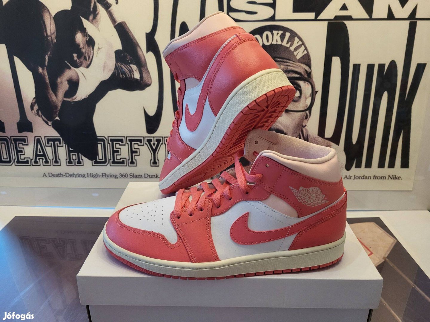 Nike Jordan 1 Mid Strawberries cipő 44 méret, új eredeti