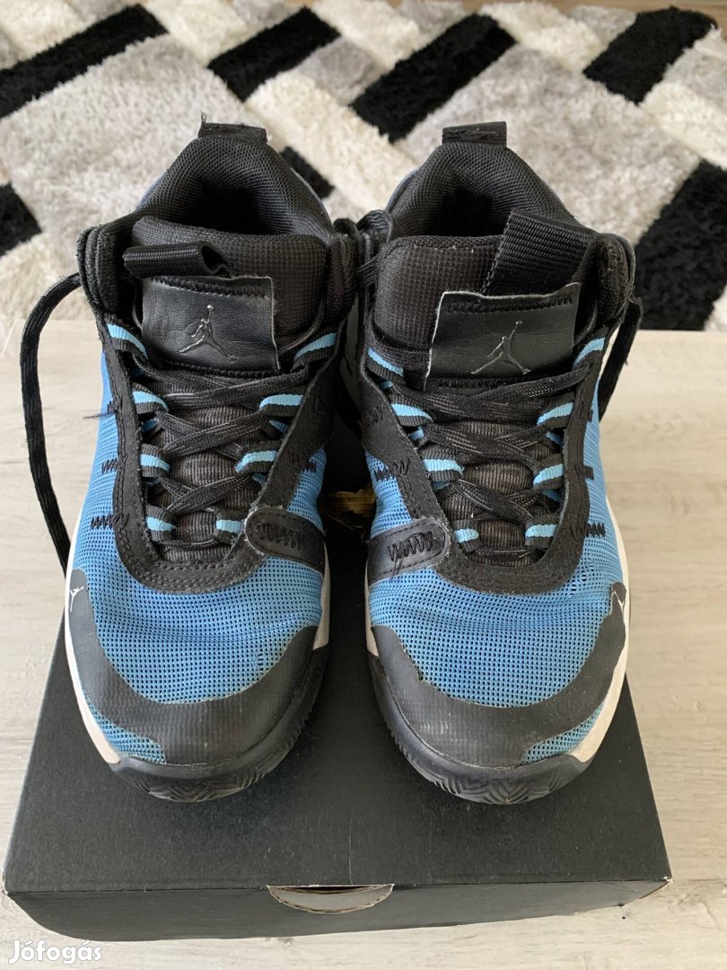 Nike Jordan 37,5-es kosaras cipő