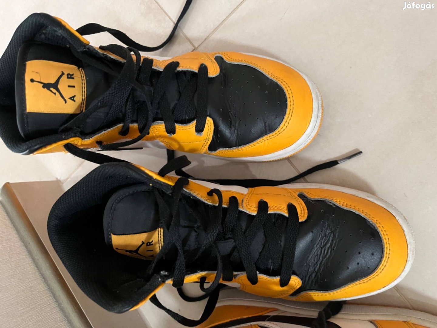 Nike Jordan 38,5 (2 pár van)
