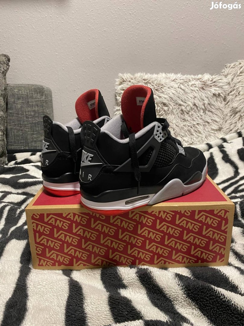 Nike Jordan 4 bred