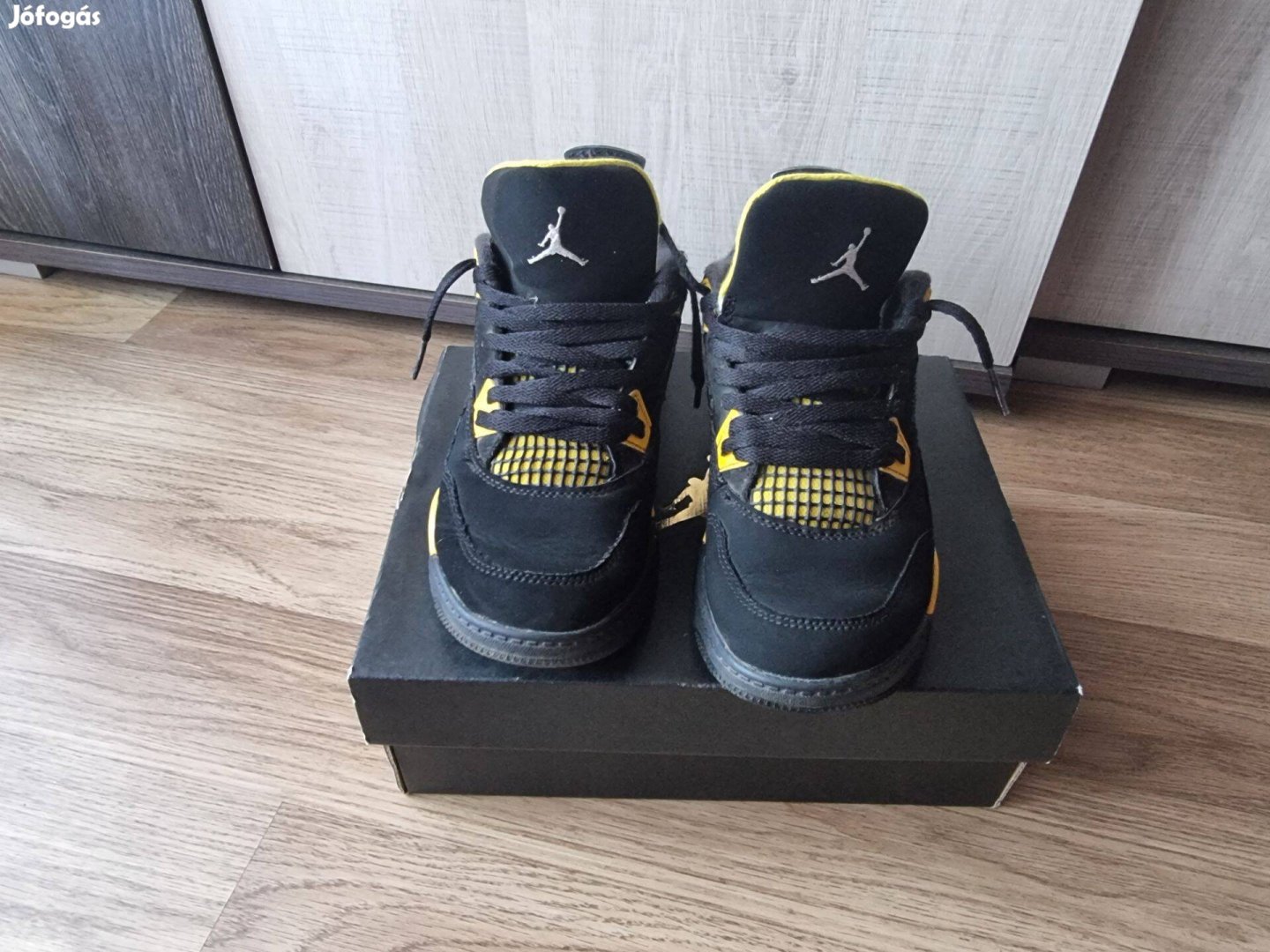 Nike Jordan 4 yellow