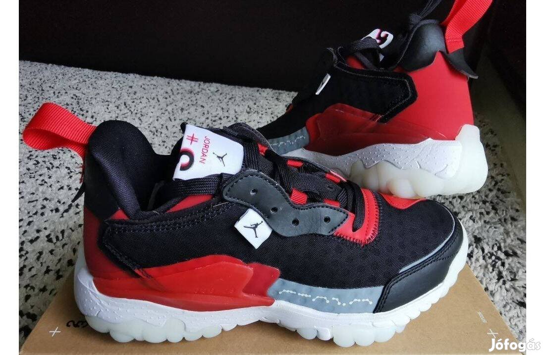 Nike Jordan Delta 2 SE fekete-piros női 38.5-es utcai cipő. Teljesen ú