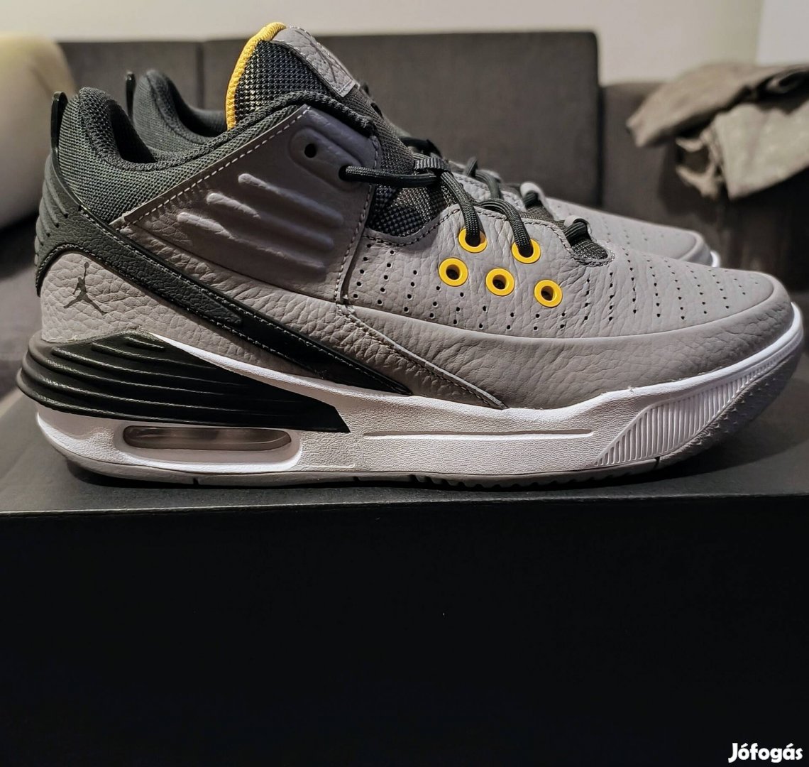 Nike Jordan Max Aura 5. Szürke, 41-es méret. Új!