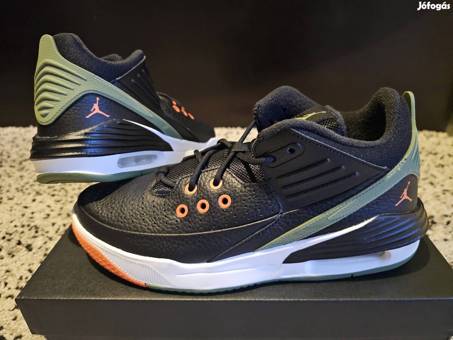 Nike Jordan Max Aura 5 fekete bőr 43-as férfi cipő.