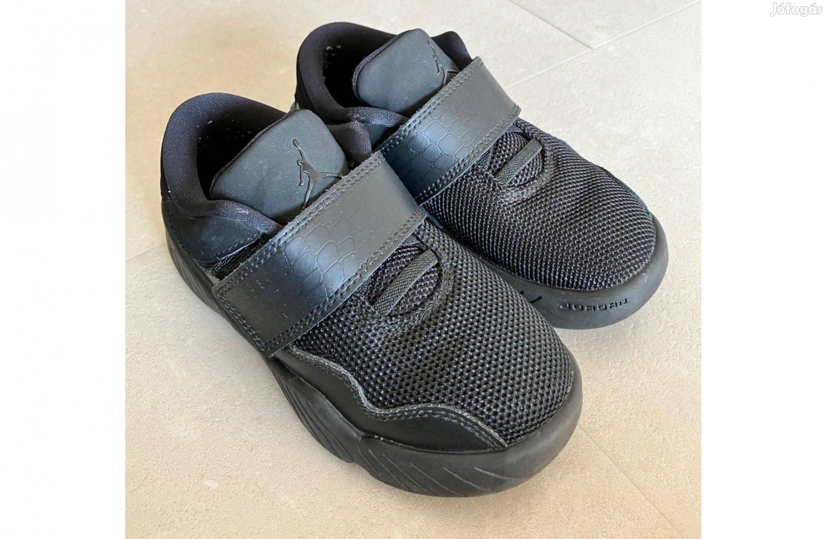 Nike Jordan fiú sport cipő 27
