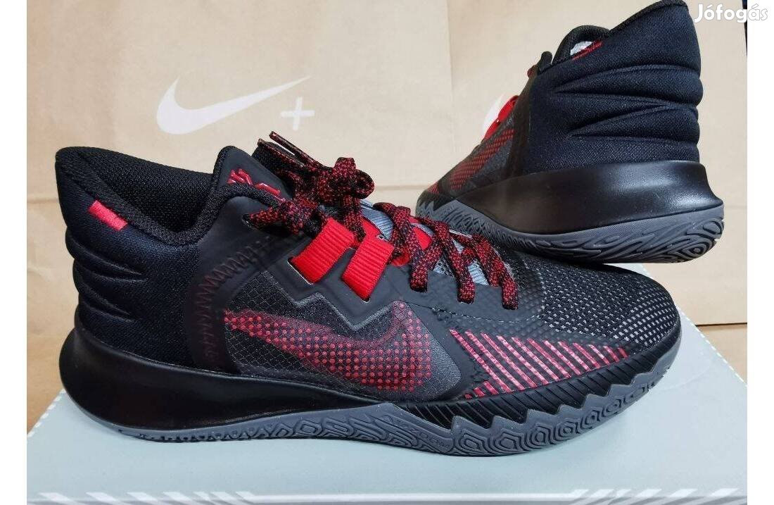 Nike Kyrie Flytrap V férfi 42-es kosaras sport cipő. Új