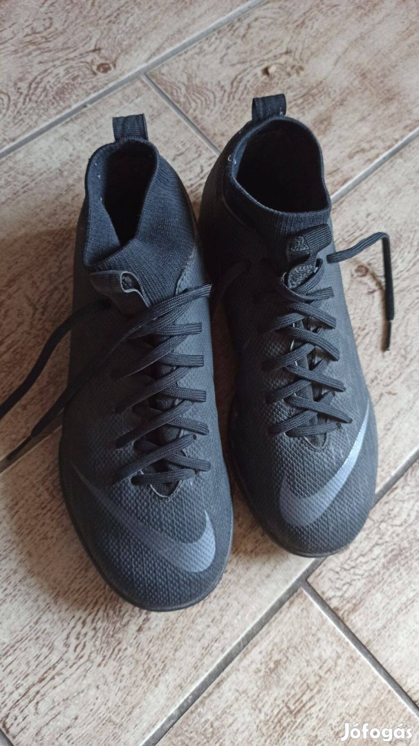 Nike Mercurial 34-es cipő