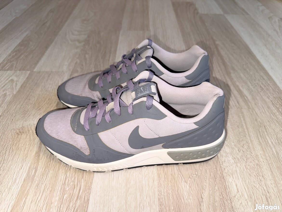 Nike Nightgazer LW sportos félcipő 42.5 -es