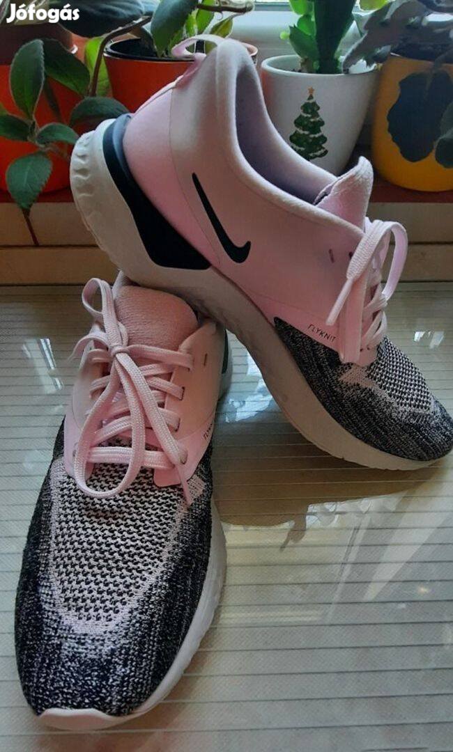 Nike Odyssey React Flyknit2 női cipő - 38,5