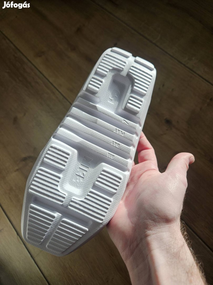 Nike Playscape GS szandál 37.5