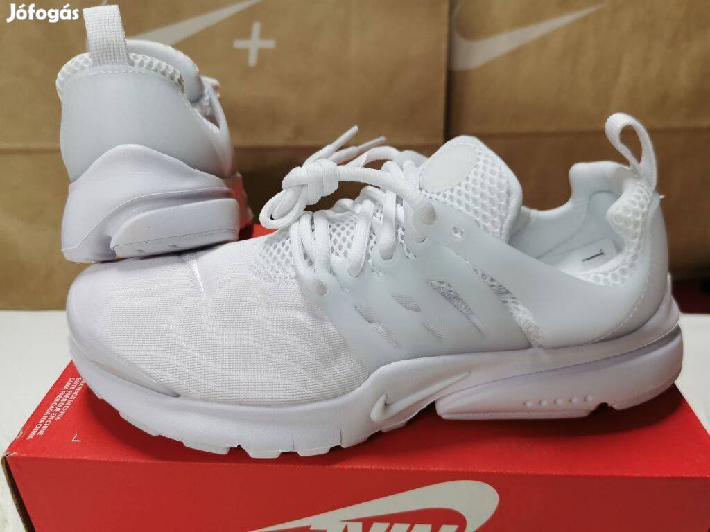 Nike Presto full fehér 40-es utcai cipő. Teljesen új, eredeti cipő