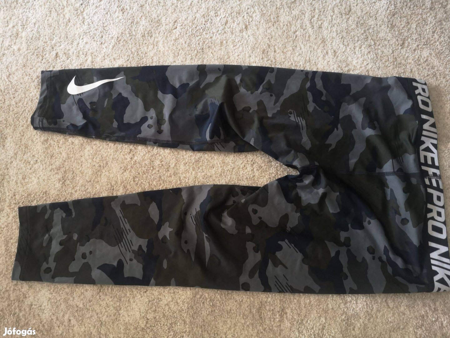 Nike Pro Compressios 3/4-es nadrág L méretű