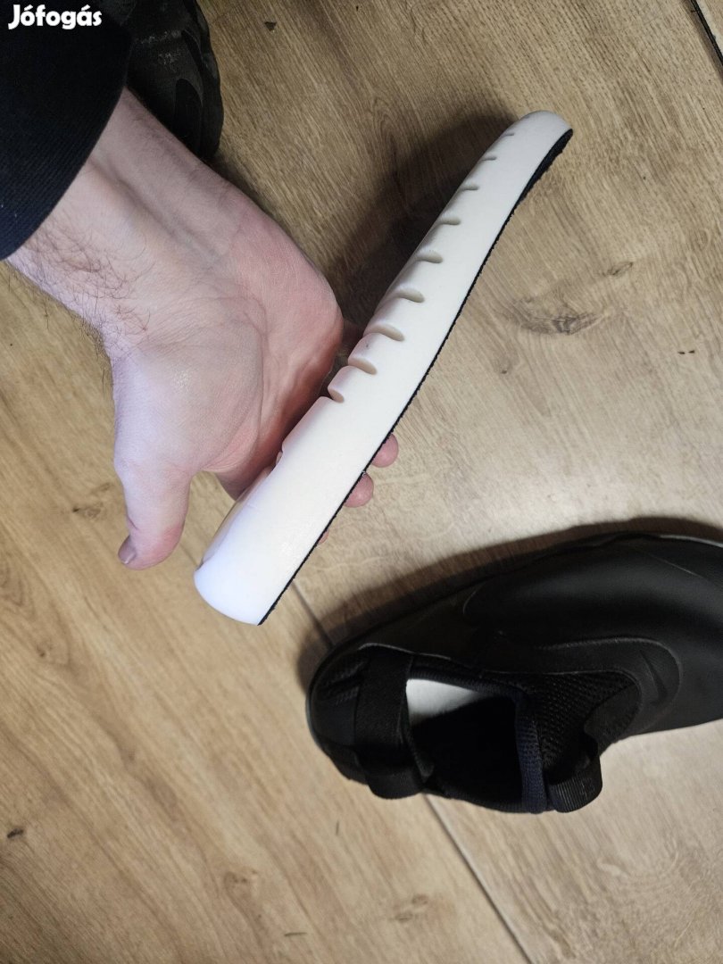 Nike Pulse Nővércipő kórházi cipő 42 42.5