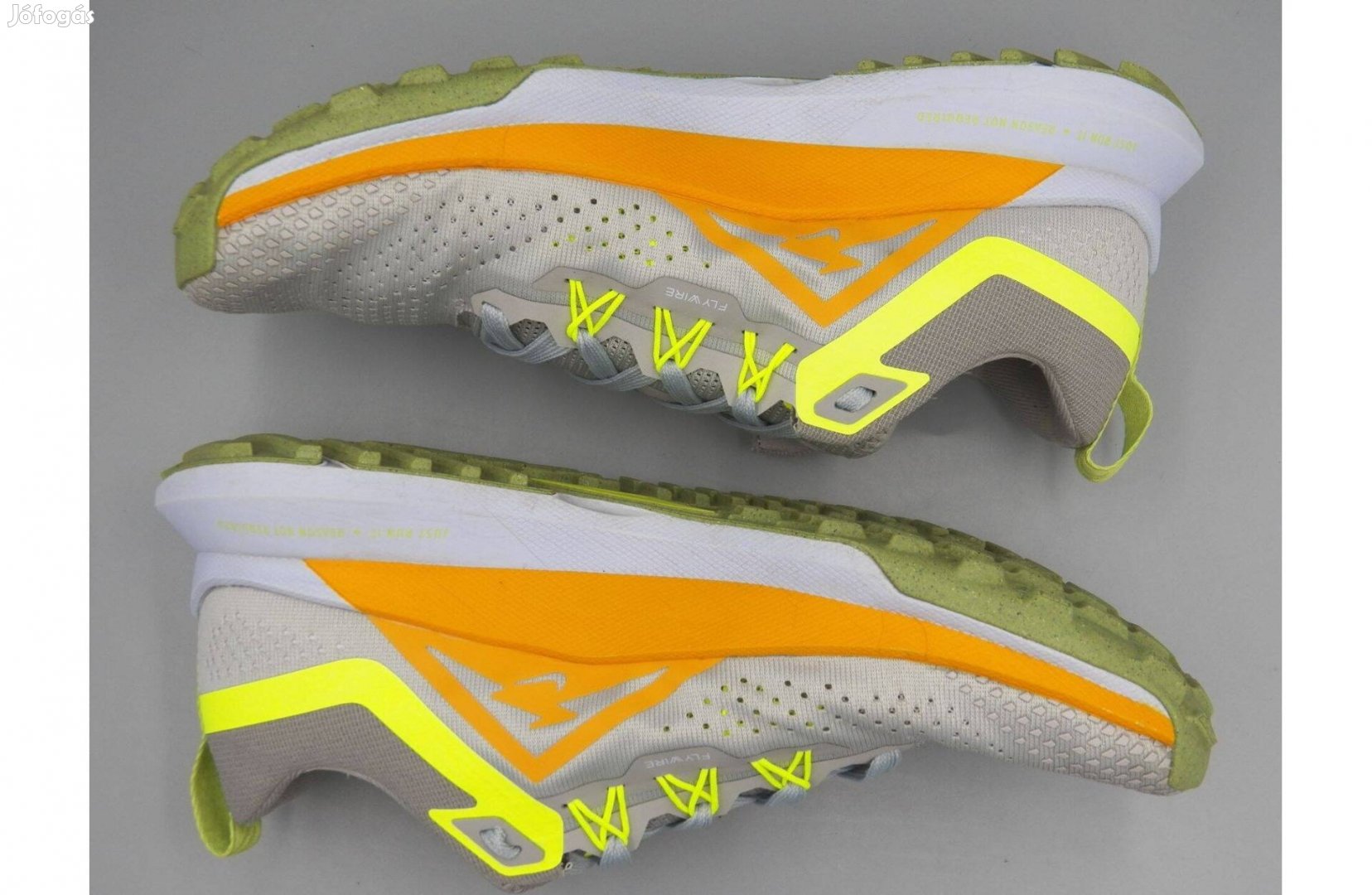 Nike React Pegasus Trail 4 futócipő, 44 -es