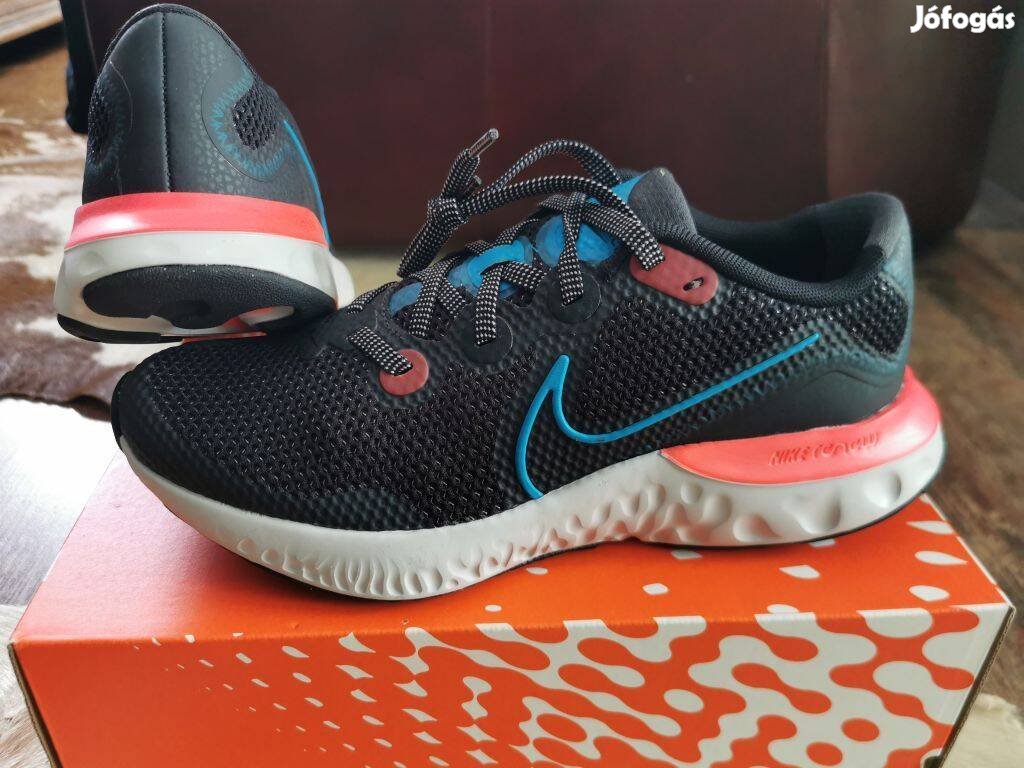 Nike Renew Run 38-as futó sport cipő. Teljesen új, eredeti cipő. React