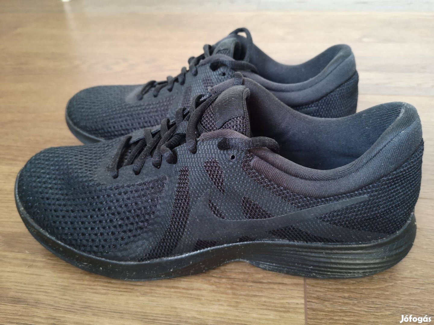 Nike Revolution 4 cipő 44 méret