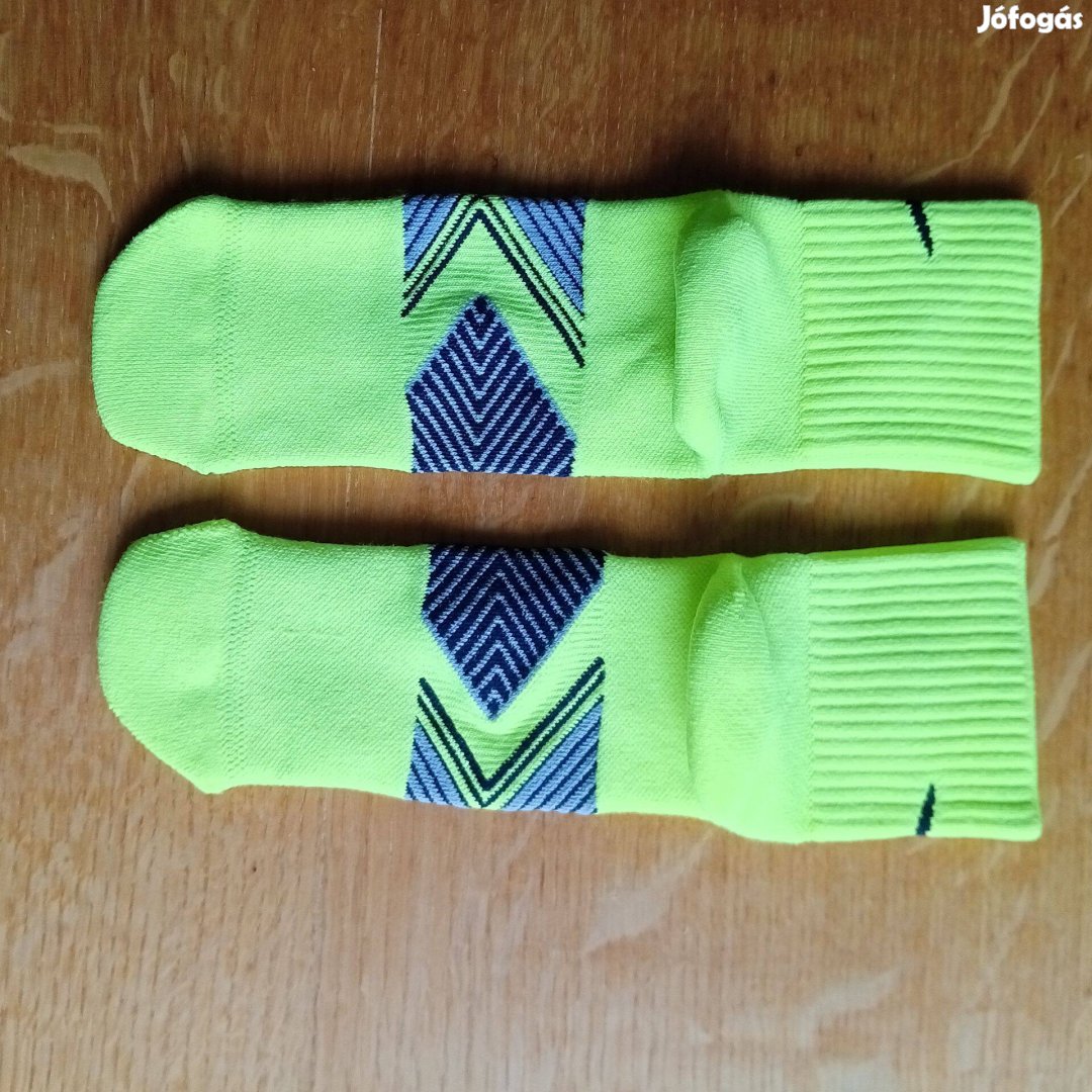 Nike Run man tech uj boka zokni több szín XL