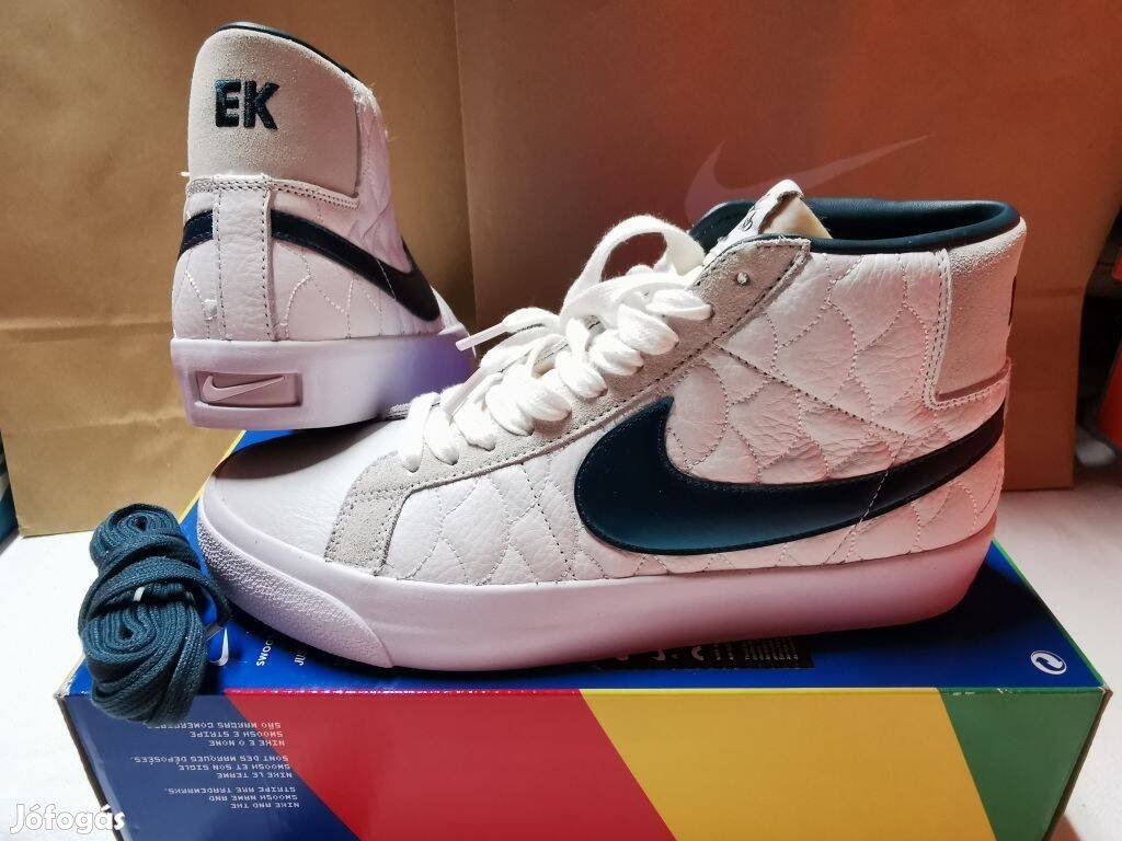 Nike SB Zoom Blazer Mid EK 42.5-es fehér bőr utcai cipő. Teljesen új,