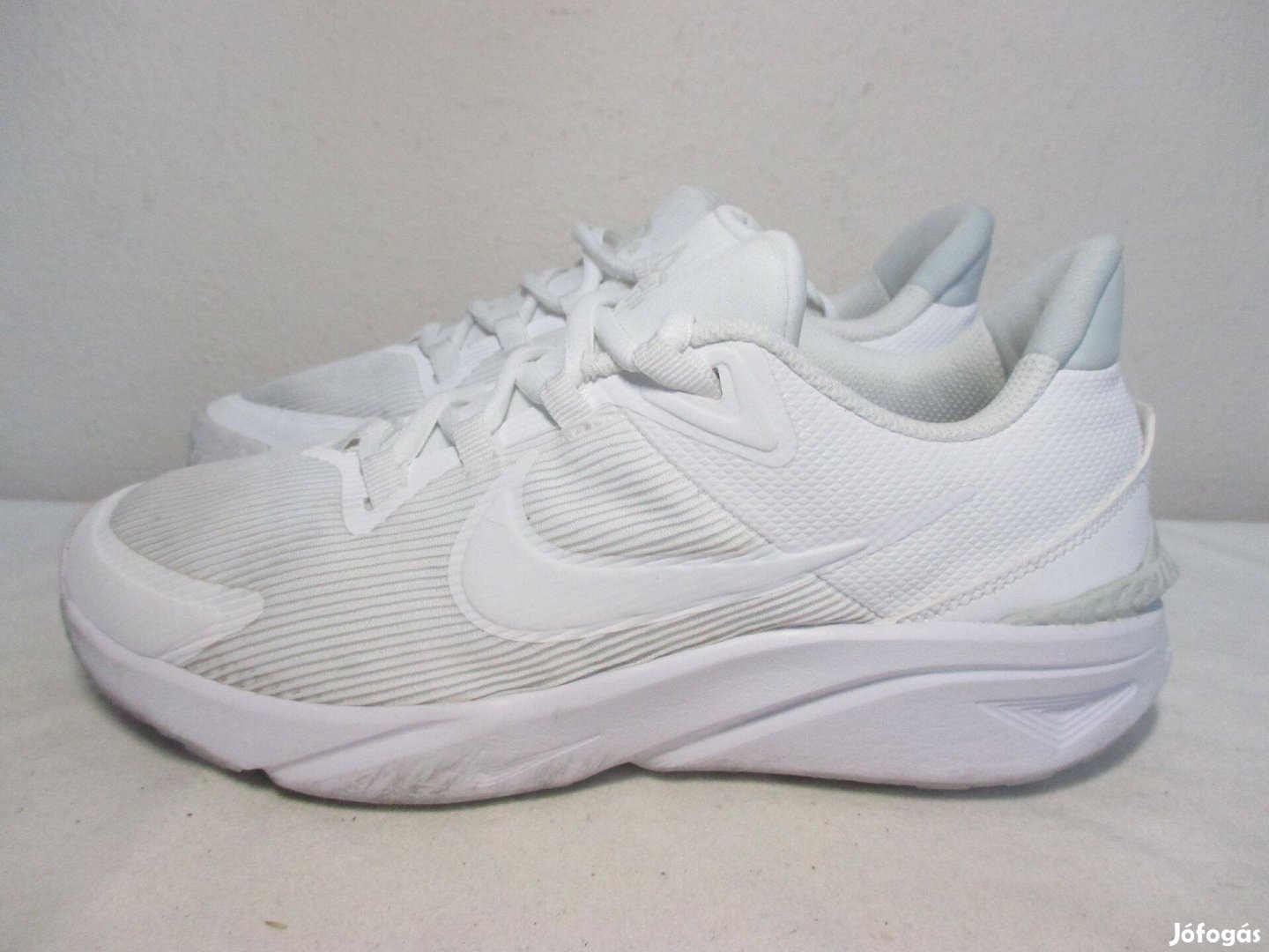 Nike Star Runner 4 Triple White sportcipő 38-as