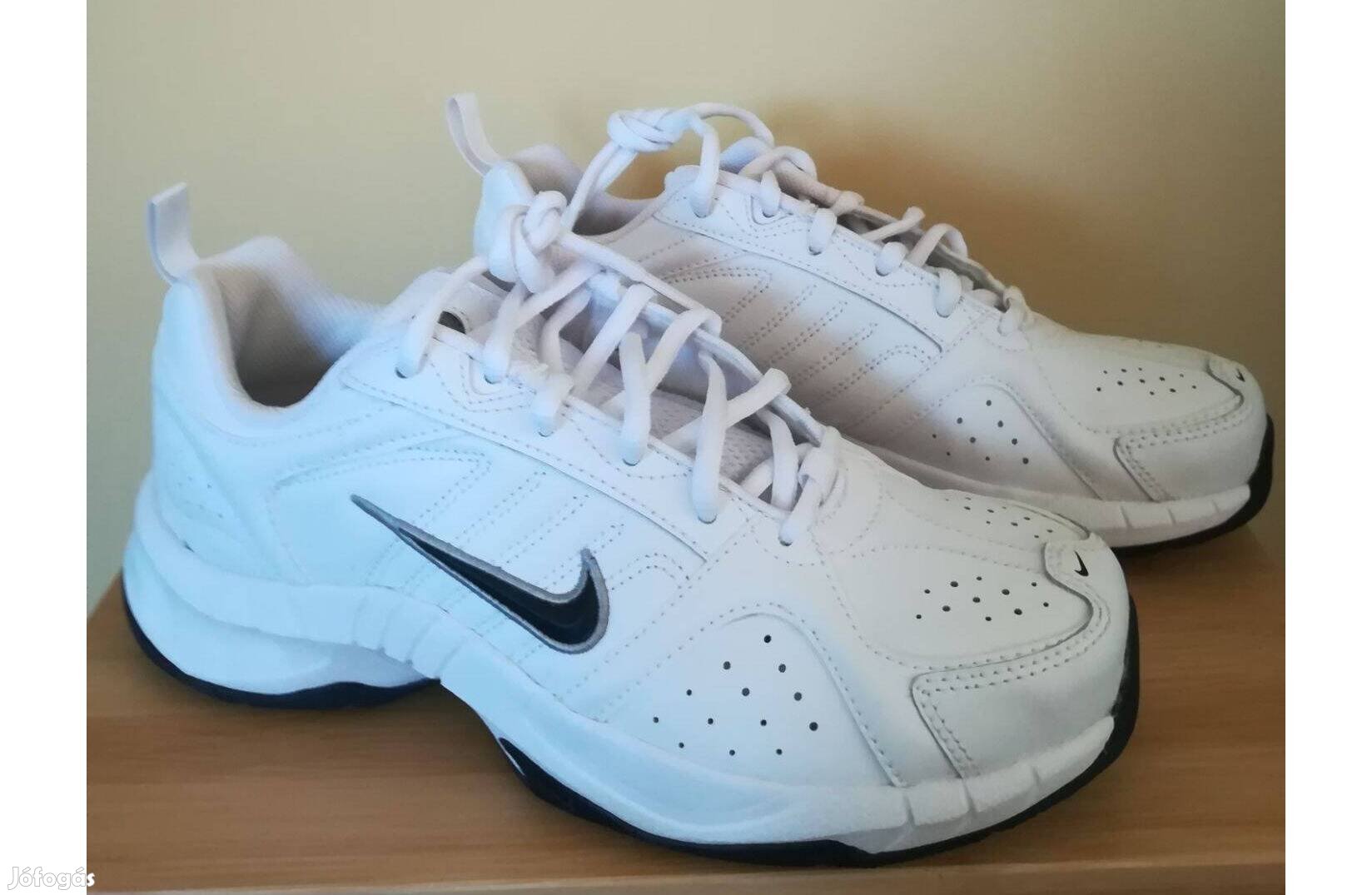 Nike T-Lite 7 sportcipő eladó