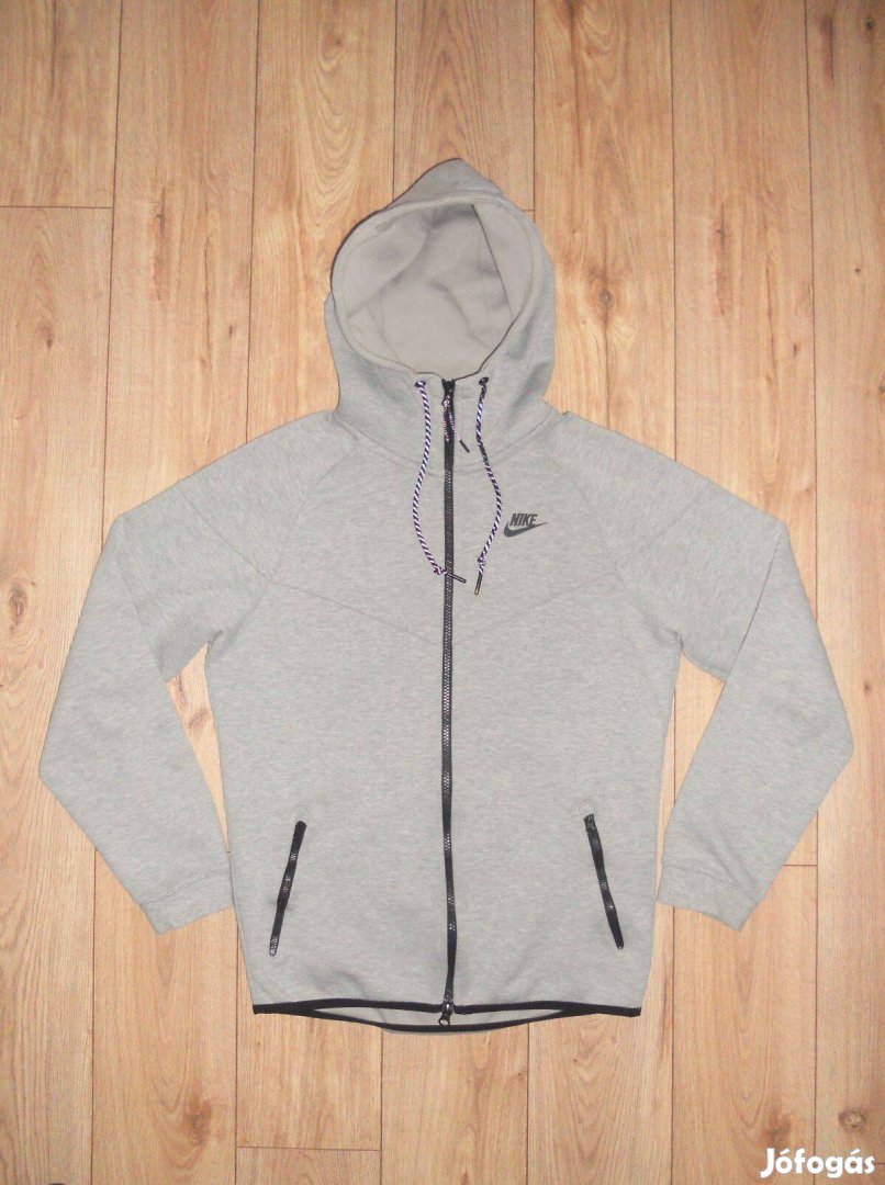 Nike Tech Fleece kapucnis felső S-es