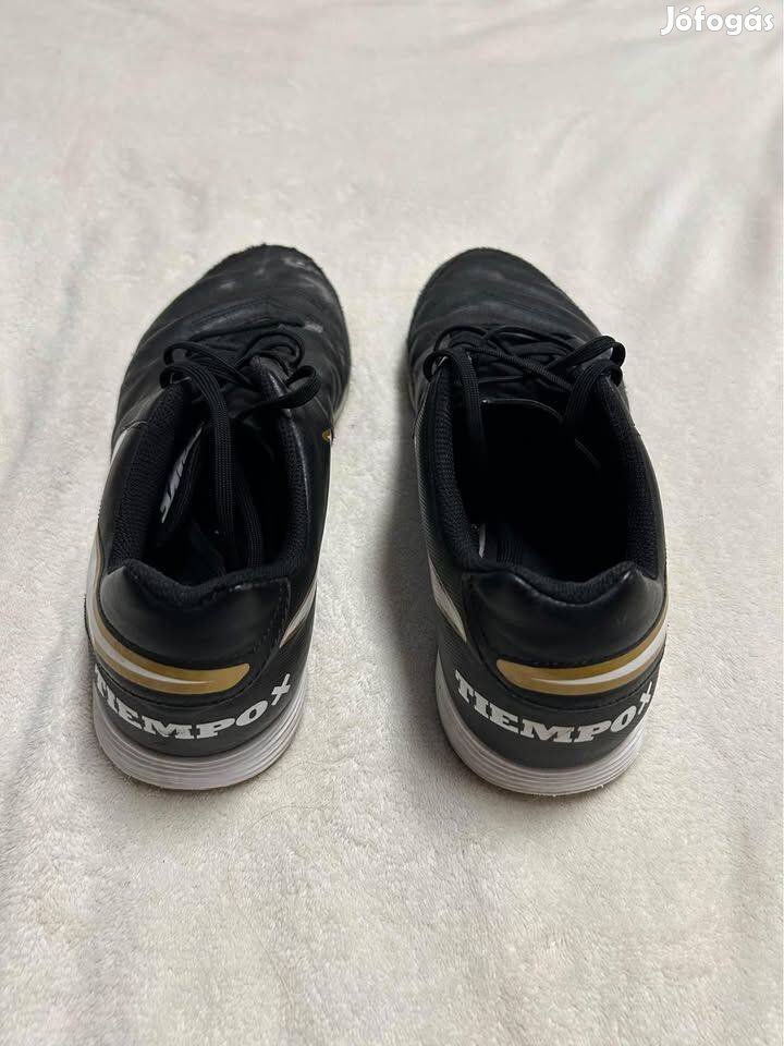 Nike Tiempo 44,5-es teremcipő