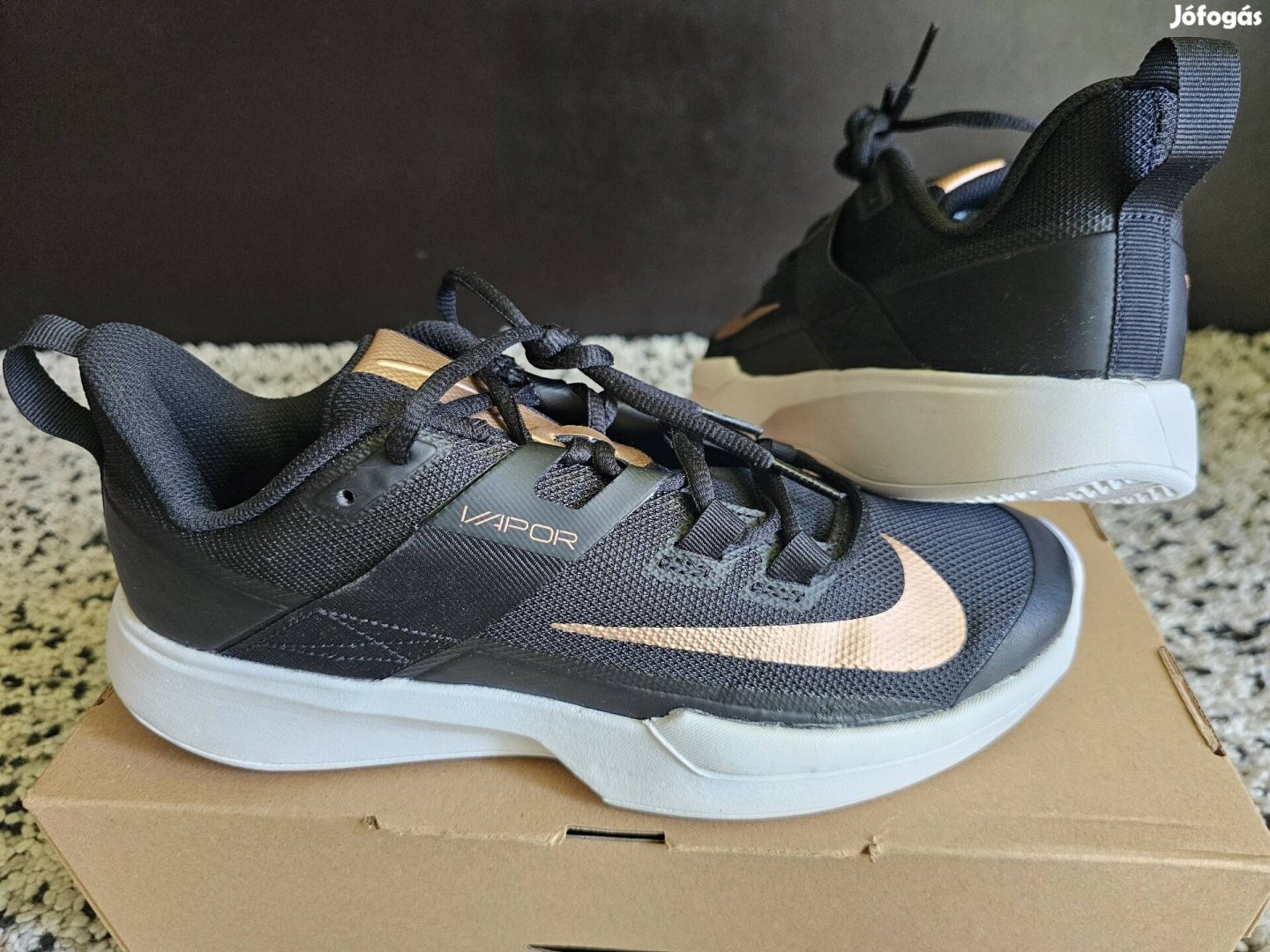 Nike Vapor Lite Clay 40-es salakos tenisz cipő.