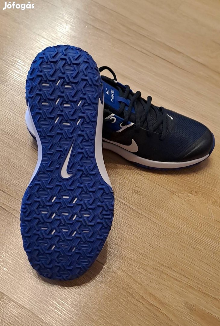 Nike Varsity Compete cipő új