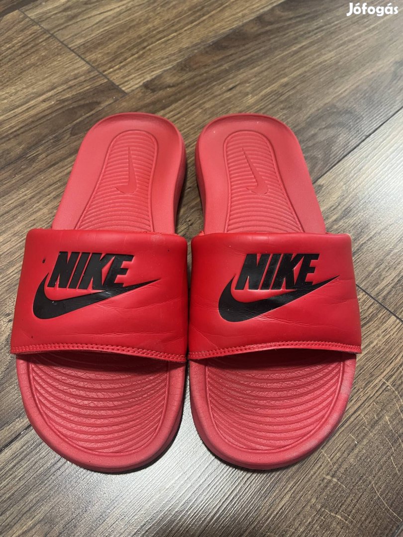 Nike Victori One Slide papucs