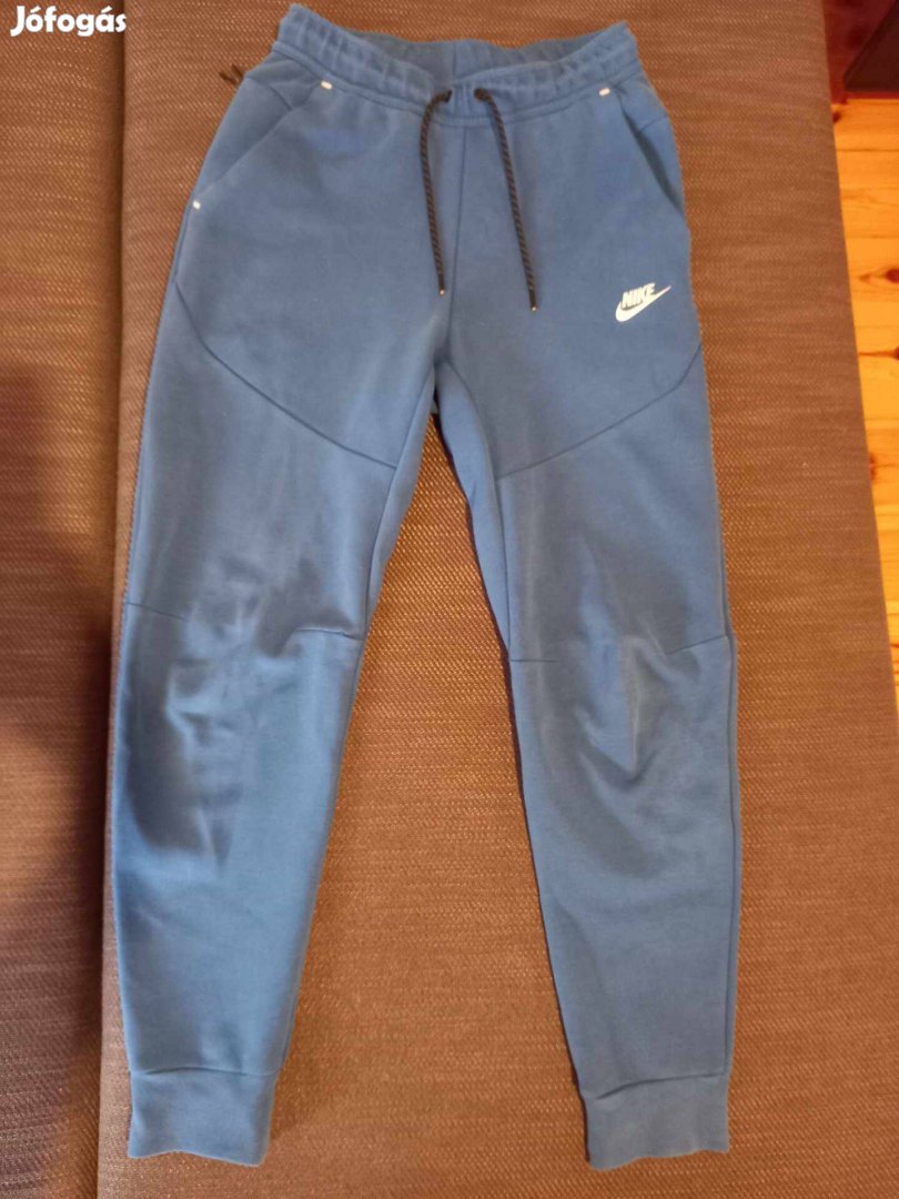 Nike XS-es melegítőnadrág