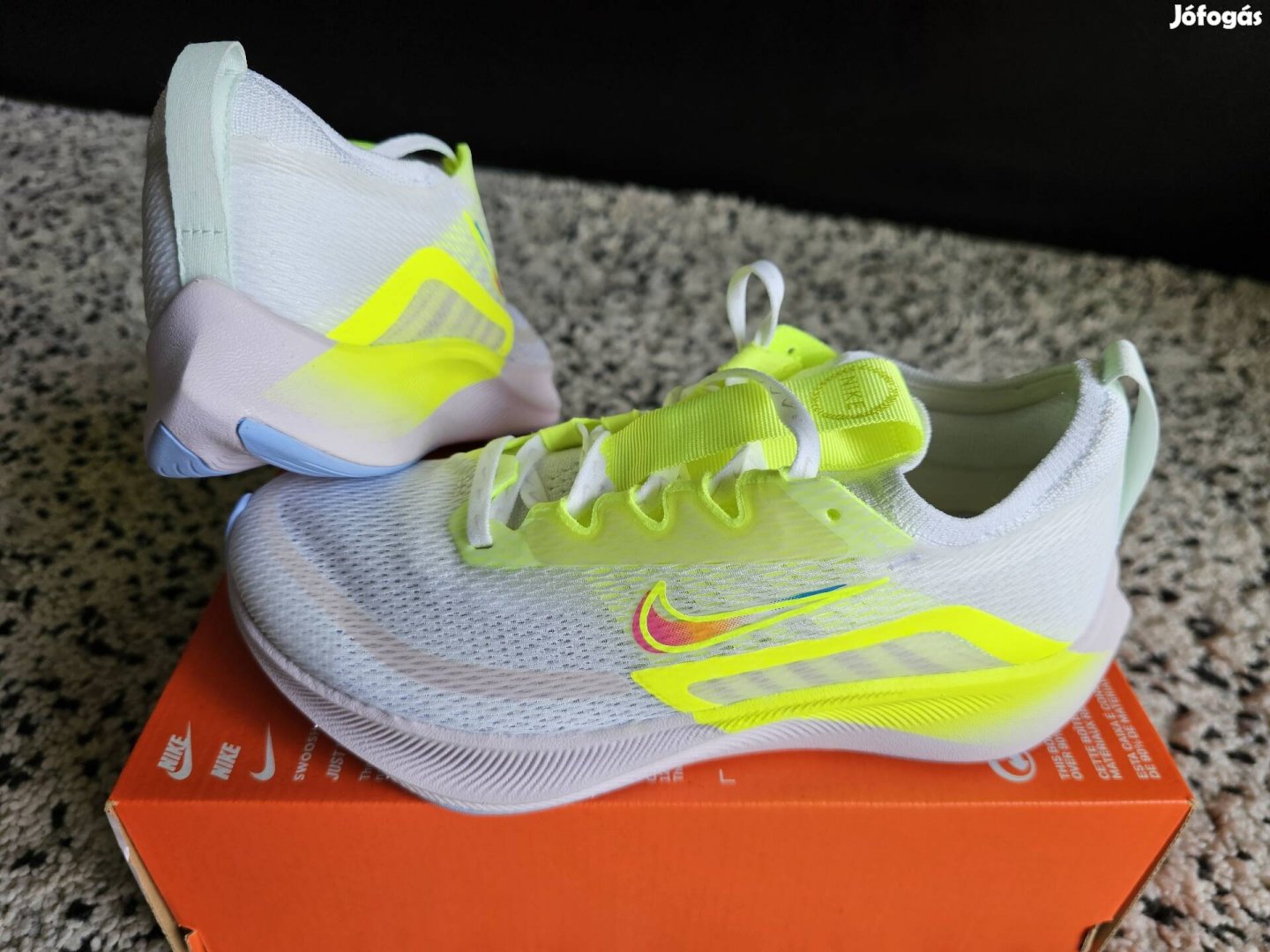 Nike Zoom Fly 4 PRM 37.5-es profi futó cipő.