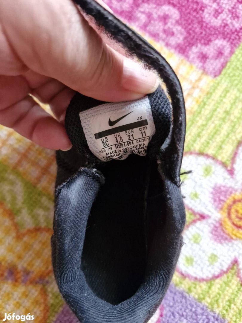 Nike  21 .fekete cipő eladó..