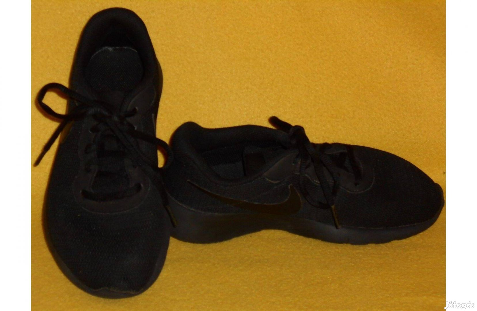 Nike, fekete, pille könnyű sportcipő, fiú cipő. 36-os. 22720 Ft.volt