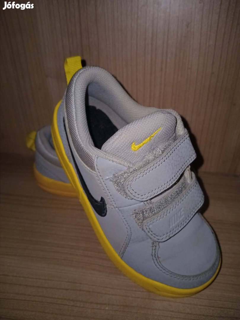 Nike ,vagány fiú cipő 26-os