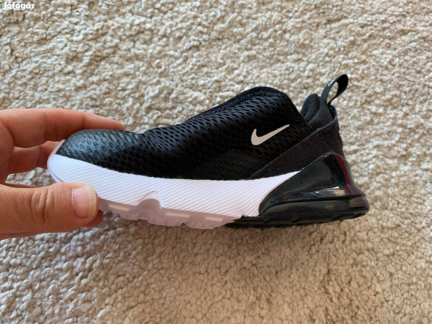 Nike air bontatlan dobozos gyerekcipő új 27-és méretben