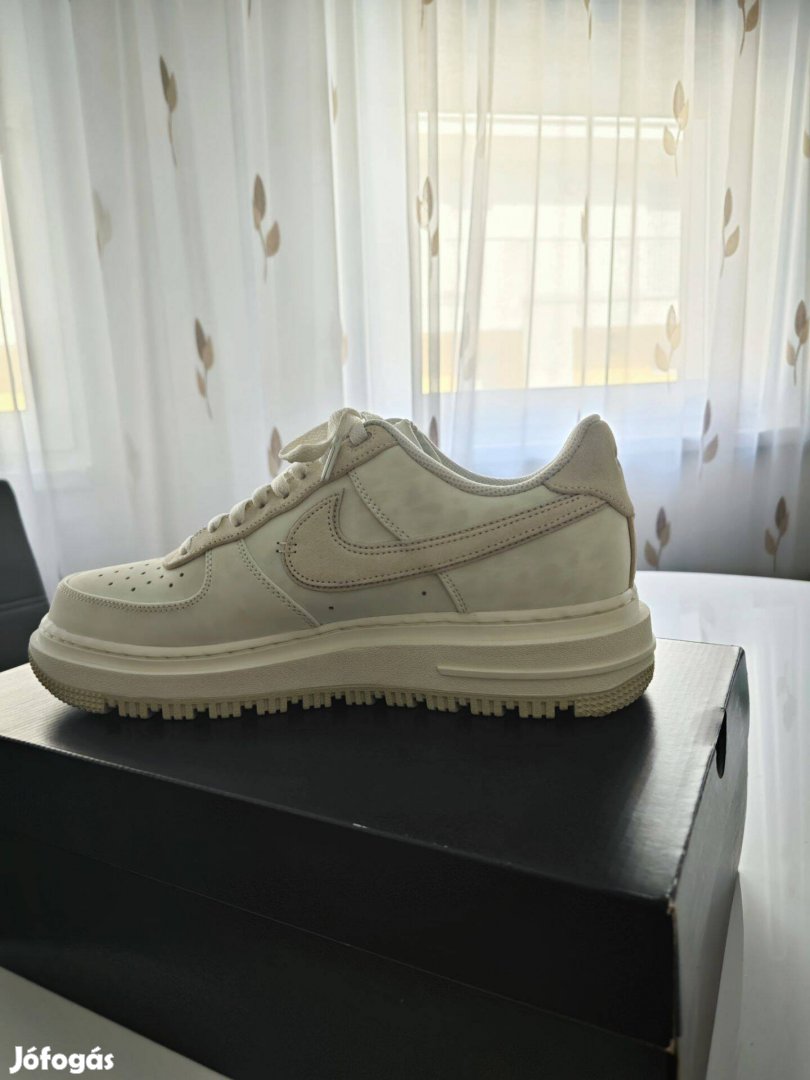 Nike air force luxe summit white