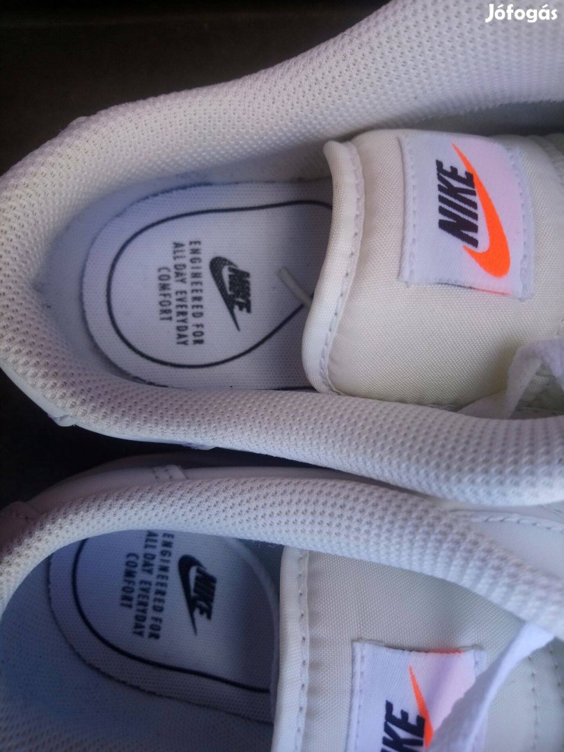 Nike bőrcipő 43 Új