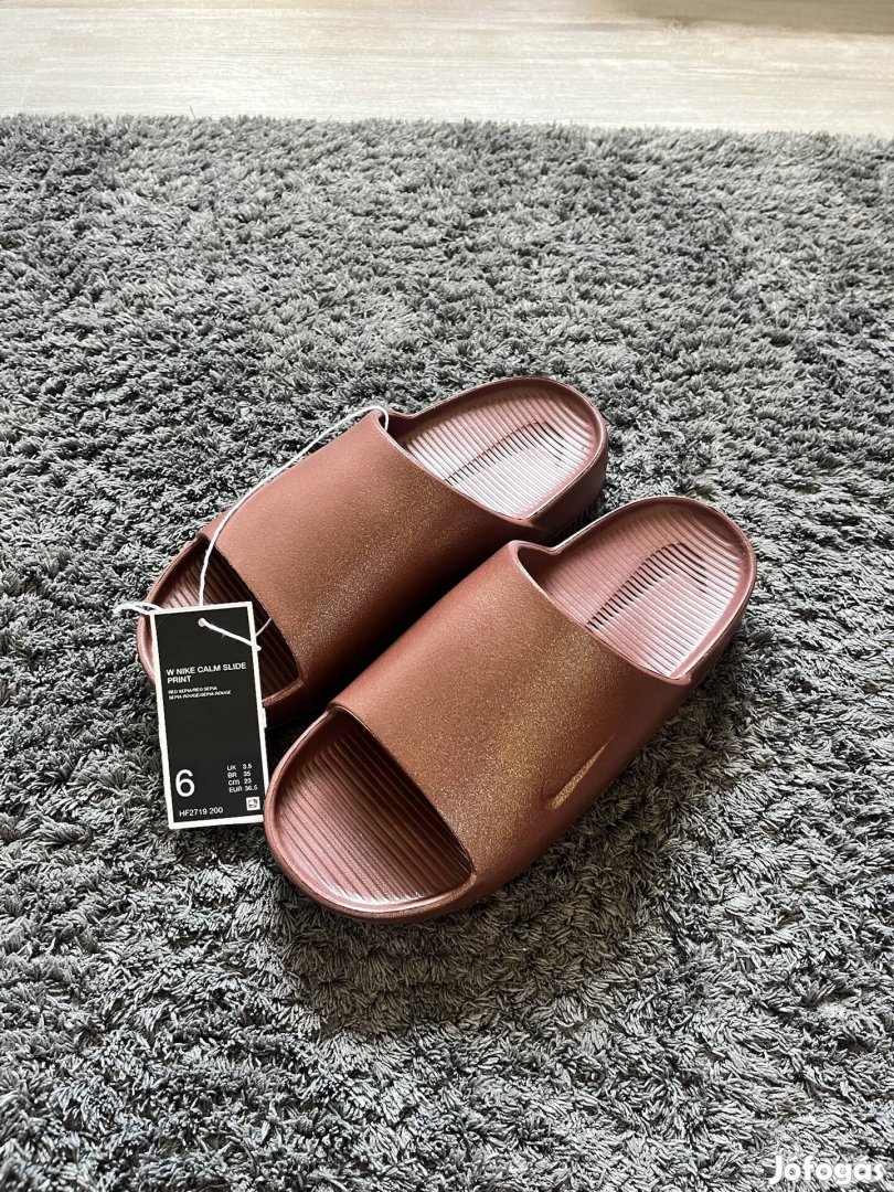 Nike calm slide