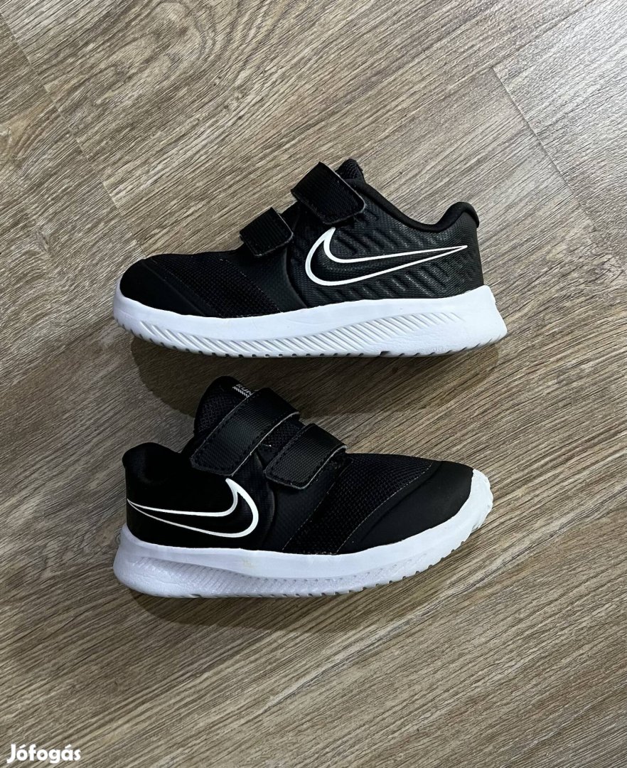 Nike cipő 23,5