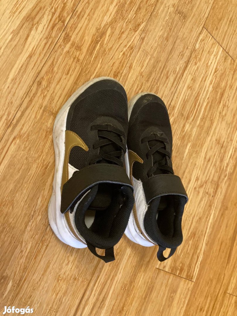 Nike cipő 29.5