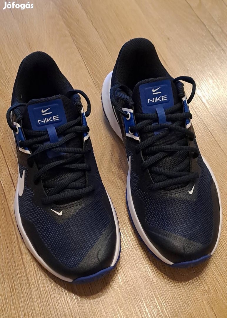 Nike cipő új