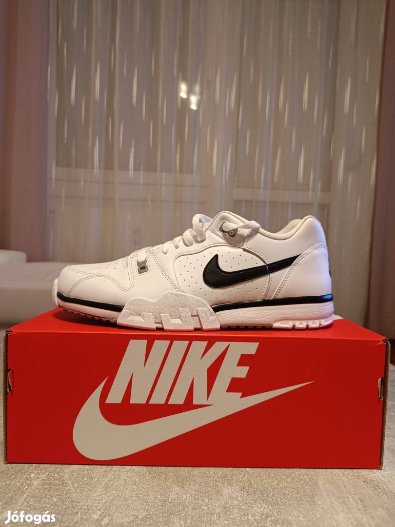 Nike cross trainer low