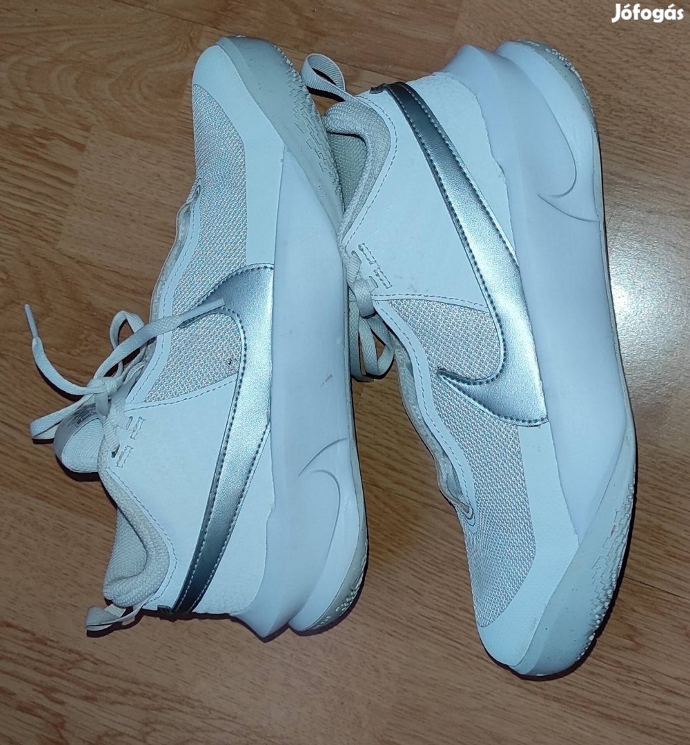 Nike cw6735-100 sportcipő 38,5 es/ unisex