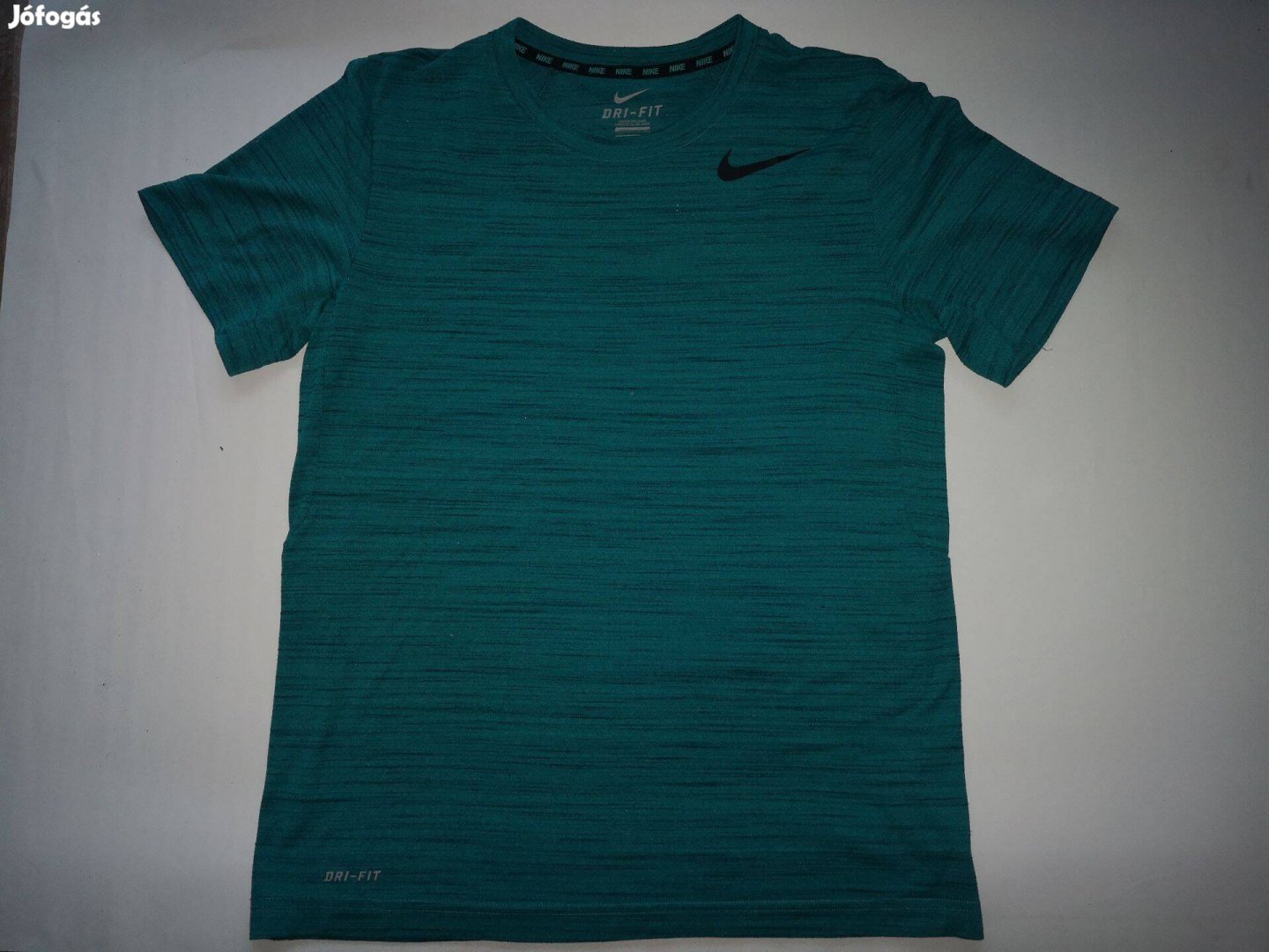 Nike dri-fit felső M méretű