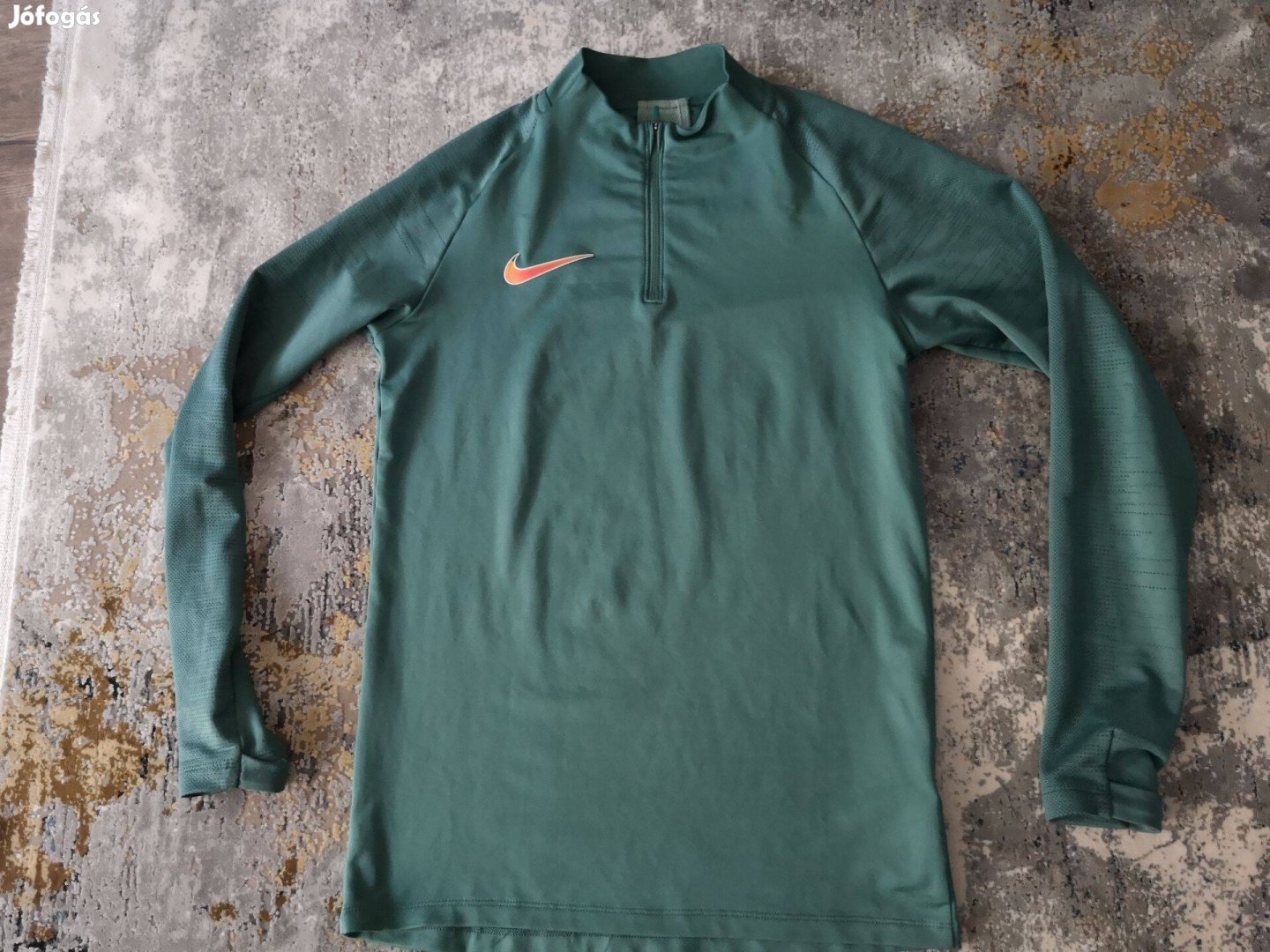 Nike dri-fit felső S méretű